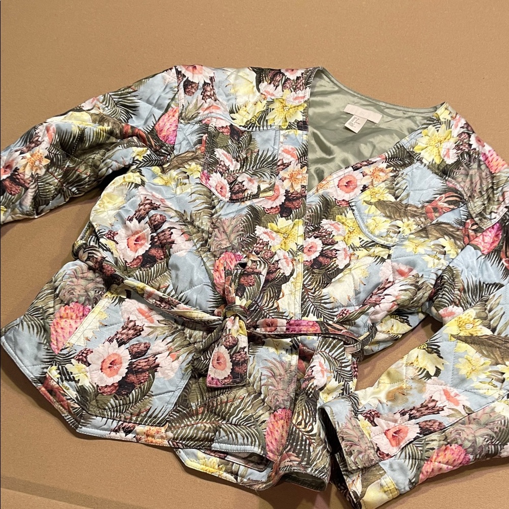 H&M floral cropped front tie jacket size 8 great condition